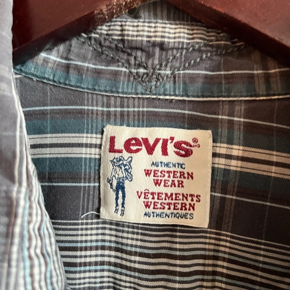 Levi's Authentic Western Wear Checkered Button-down Shirt - Picture 3 of 11